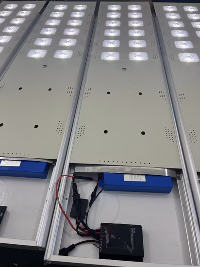 Lecuso 2022 Neue wasserdichte 30W 60W 80W 100W 120W integrierte All-in-One-Solar-LED-Straßenlaterne für den Außenbereich